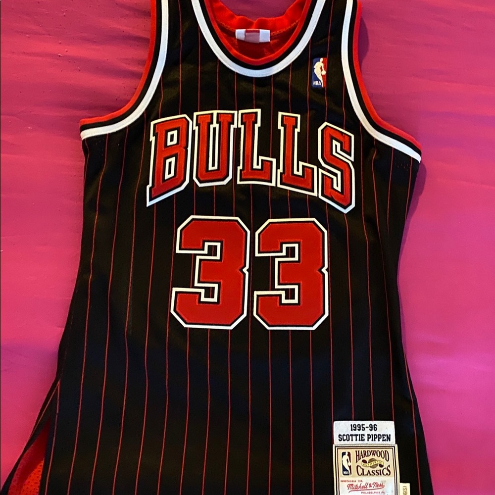 SOLD!!  Scottie Pippen Chicago Bulls Jersey